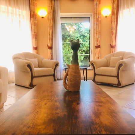Apollo Inn Веленце Екстериор снимка