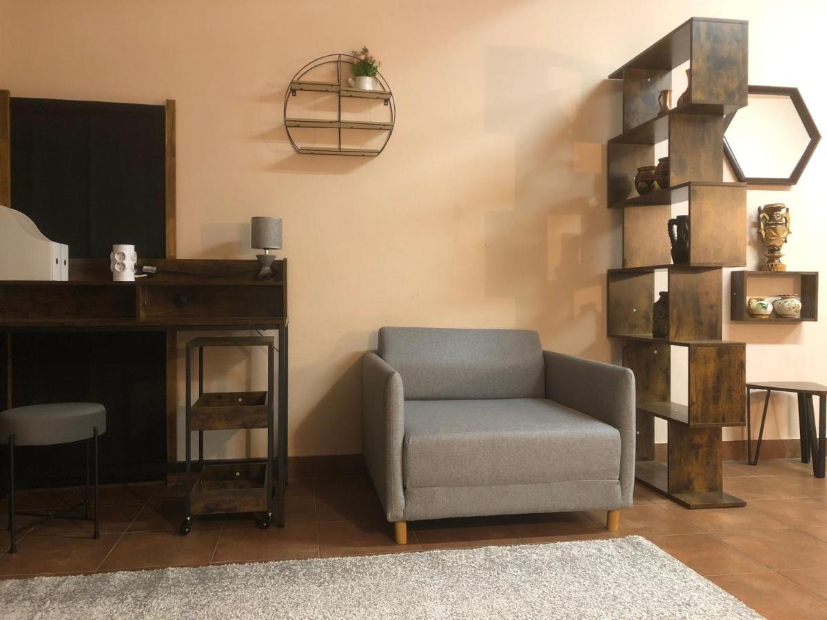 Apollo Inn Веленце Екстериор снимка
