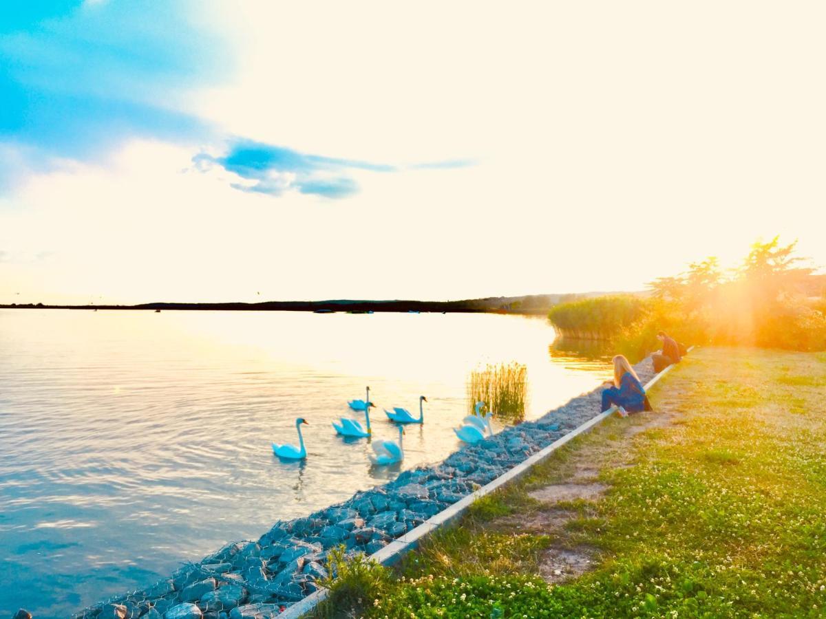 Apollo Inn Веленце Екстериор снимка